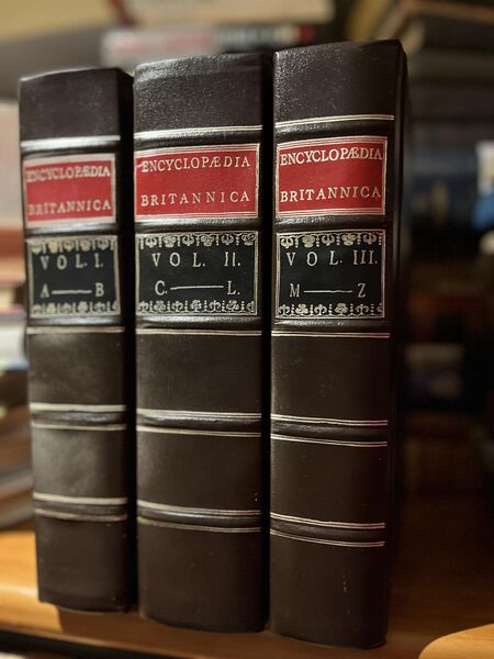 Berkas:First Encyclopedia Britannica 1768.jpg